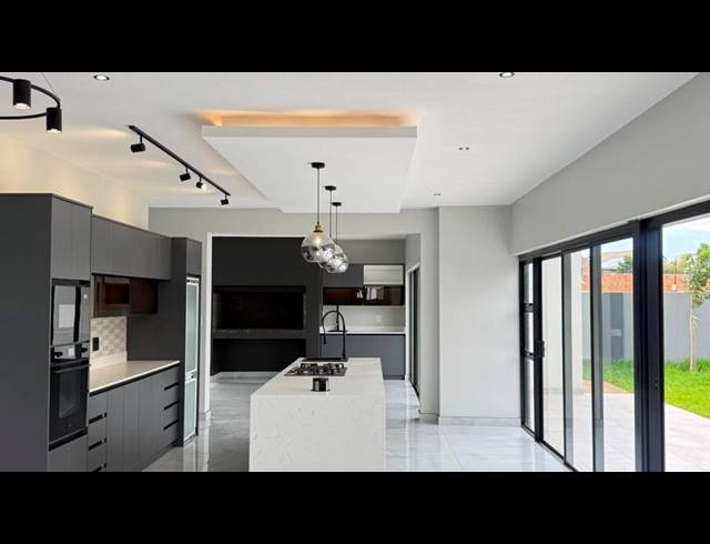 4 BEDROOM HOUSE FOR SALE IN FOUNTAINBROOK ESTATE